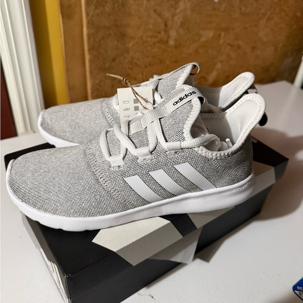 Adidas Womens Gray and White Sneakers - Picture 4 of 6